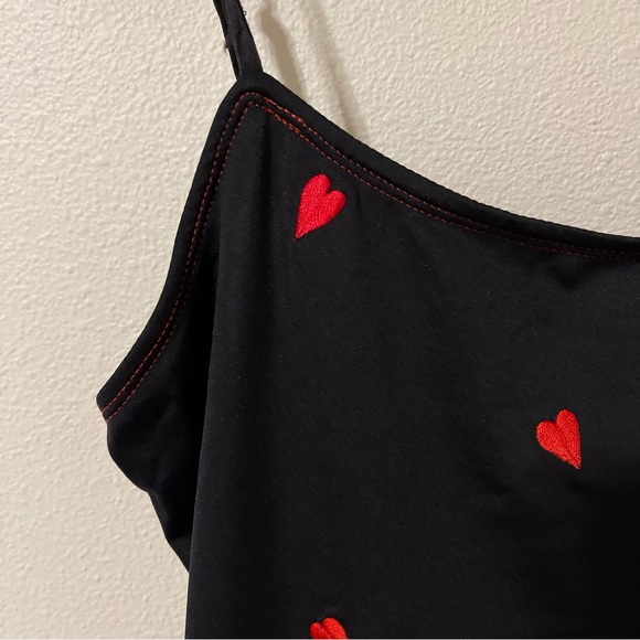 Josie Natori Black Crop Camisole Red Embroidered Heart Adjustable Y2K NWT-S - Picture 3 of 10